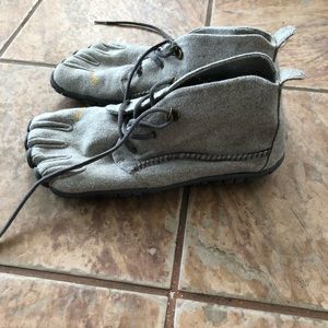 Vibram shoes size 10.5-11